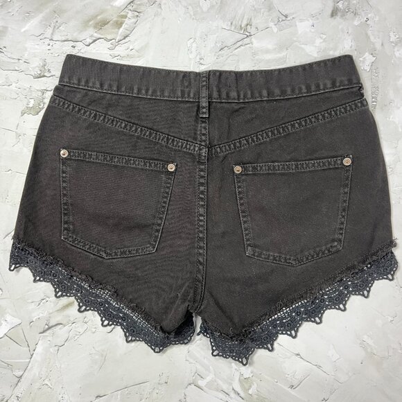 Free People Black Denim Cutoff Shorts Crochet Lace Trim Scalloped Hem SIZE 26 - Picture 3 of 10